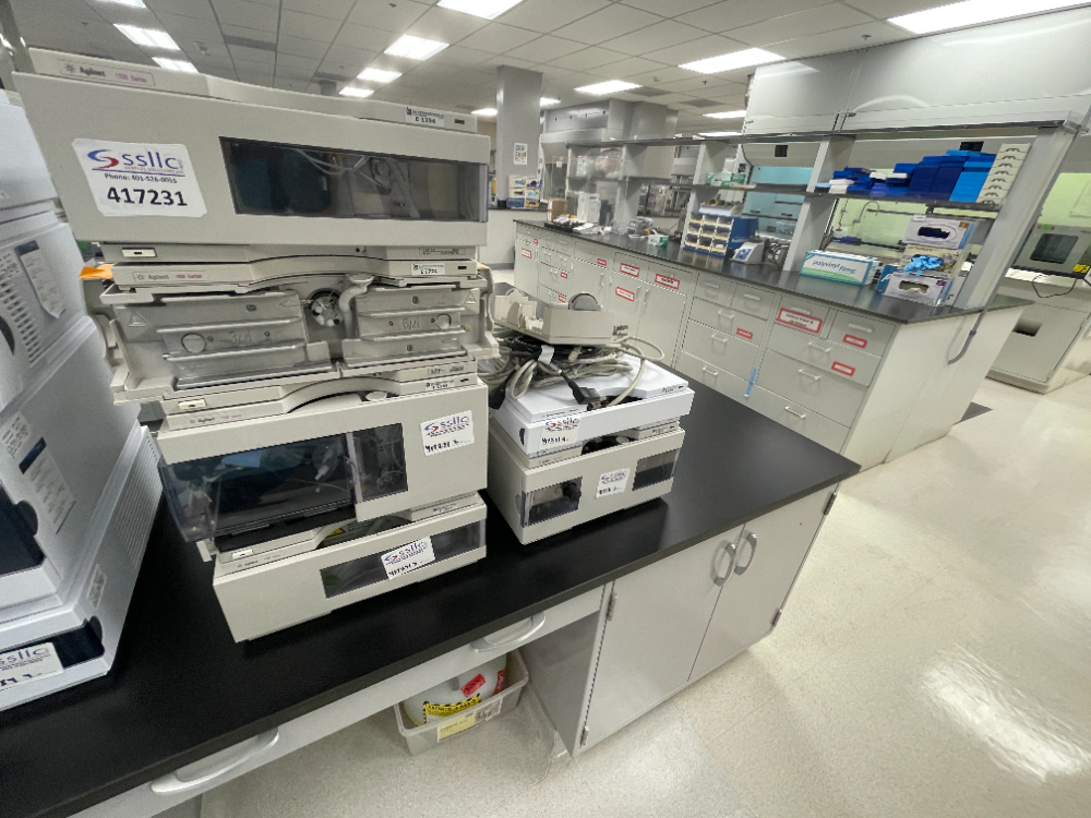 Image of Agilent 1100 Series HPLC System with DAD and Autosampler